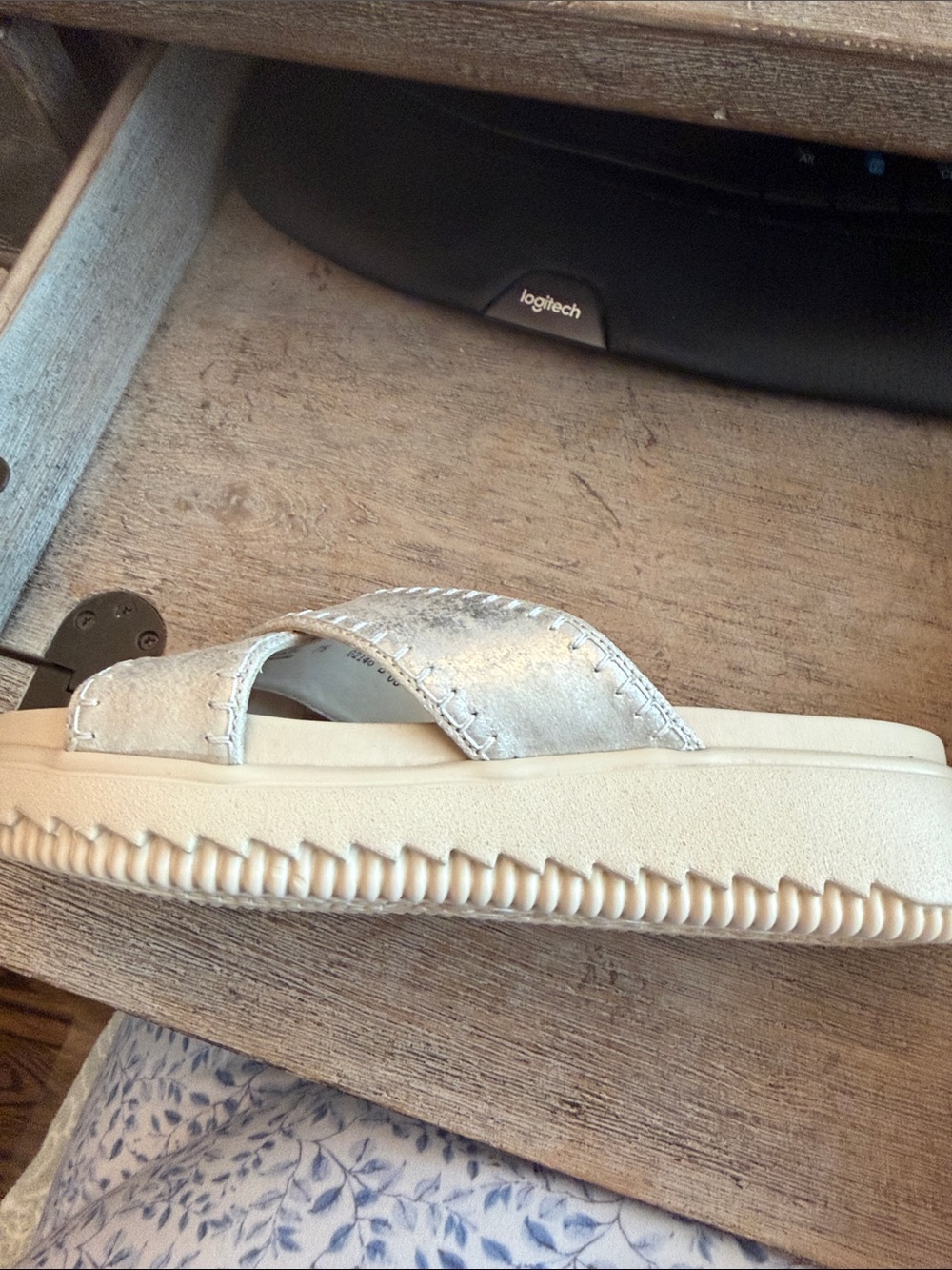 Paul Green Metallic Cream Cross-Strap Slide Sandals